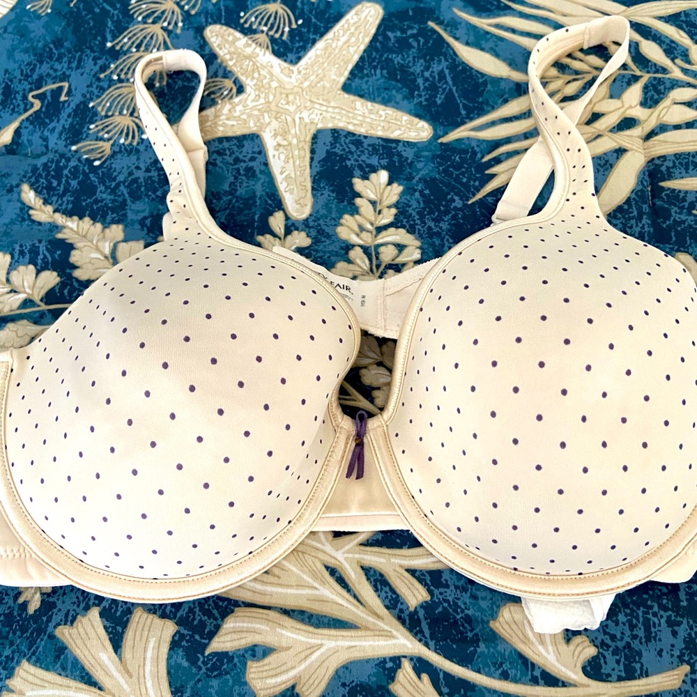 LIKE NEW POLKA DOT BRA 🌺